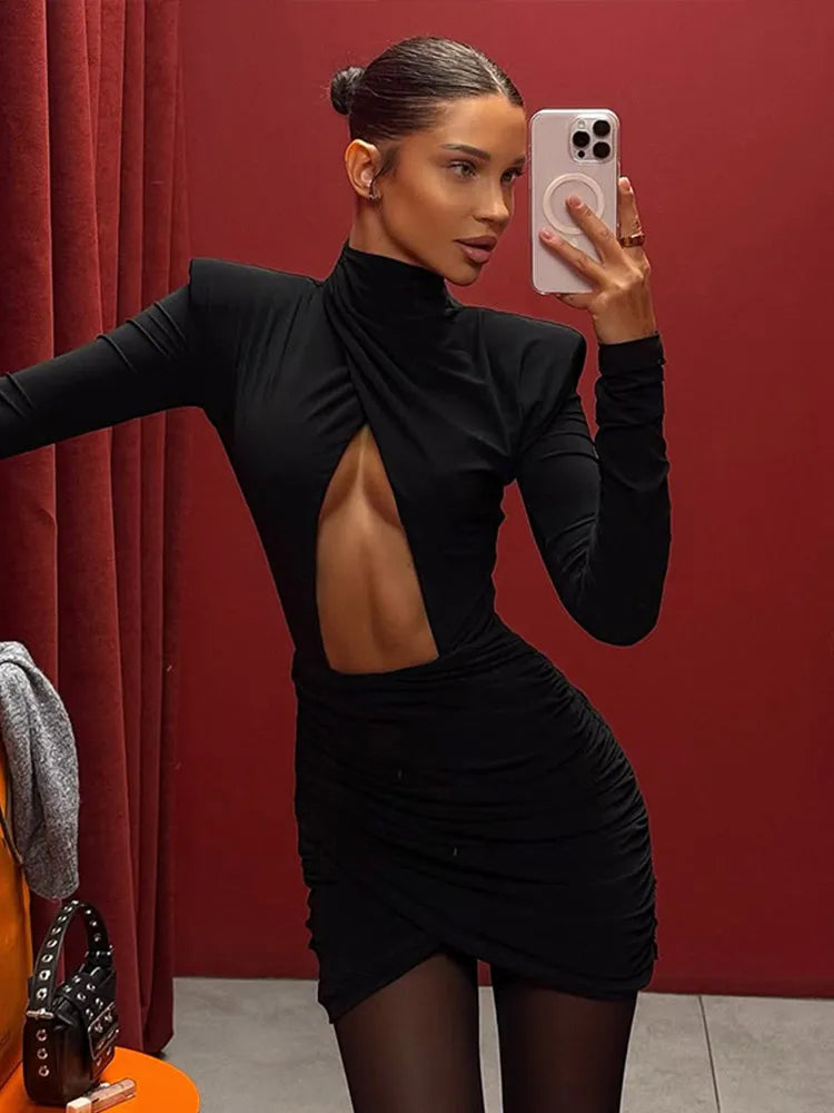 María - Vestido Mini Plisado con Hombreras Cuello Medio y Manga Larga