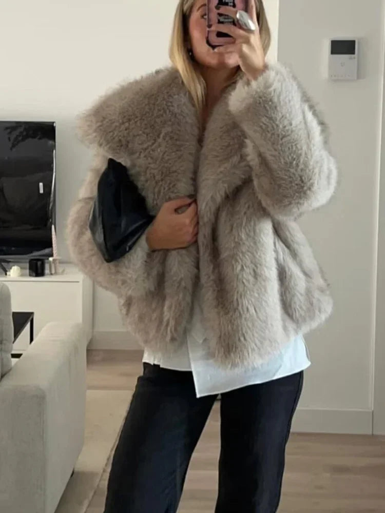Lorena - Abrigo Faux Fur Plush Estilo Fluffy Otoño Invierno Mujer