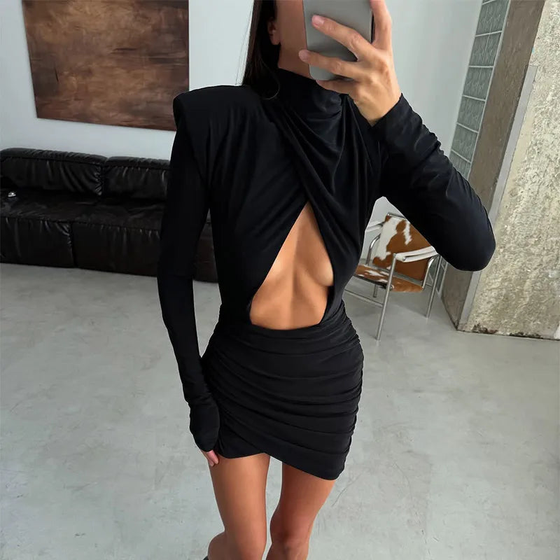 María - Vestido Mini Plisado con Hombreras Cuello Medio y Manga Larga