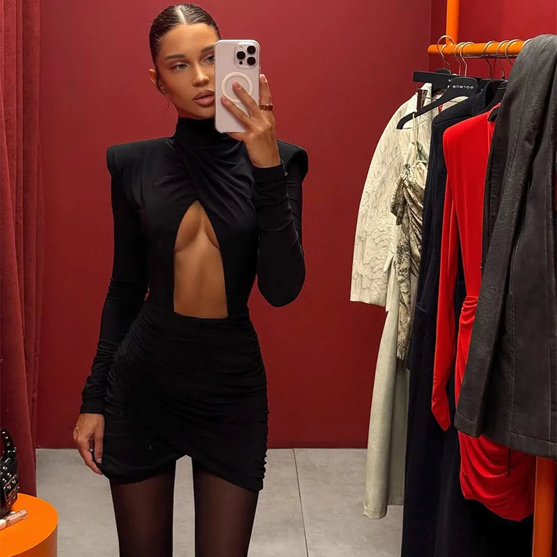 María - Vestido Mini Plisado con Hombreras Cuello Medio y Manga Larga